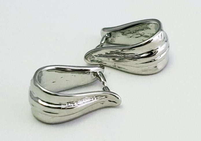 Jewelry Findings - Bails - Antique Silver Colored Pinch Bail (Qty 5-15 per pkg) Ships from Green Bay, WI (550-AS)